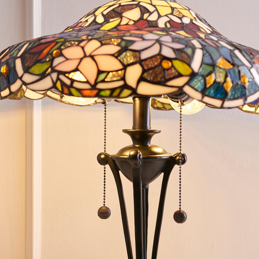 Sullivan Medium Tiffany Table Lamp