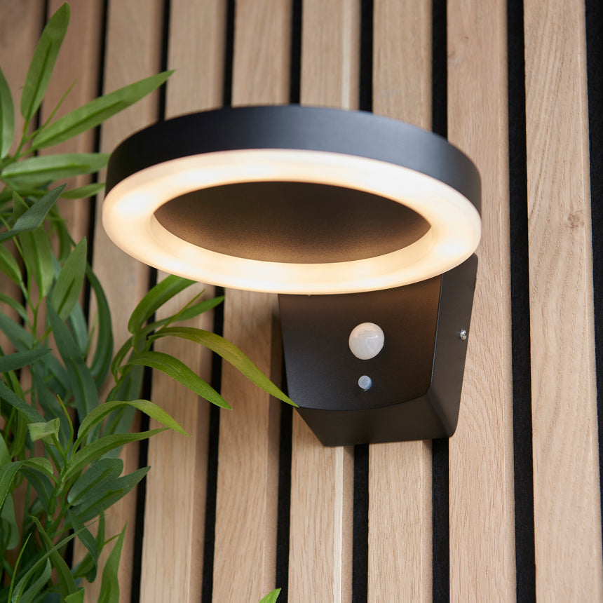 Ebro Solar Wall Light