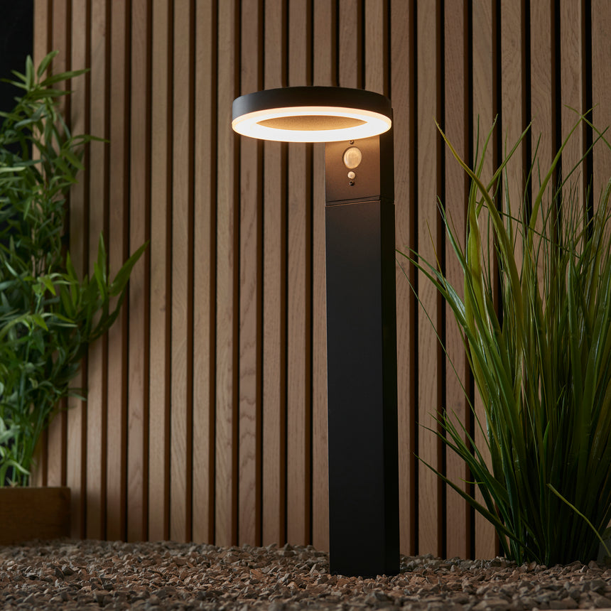 Ebro Solar Post Light