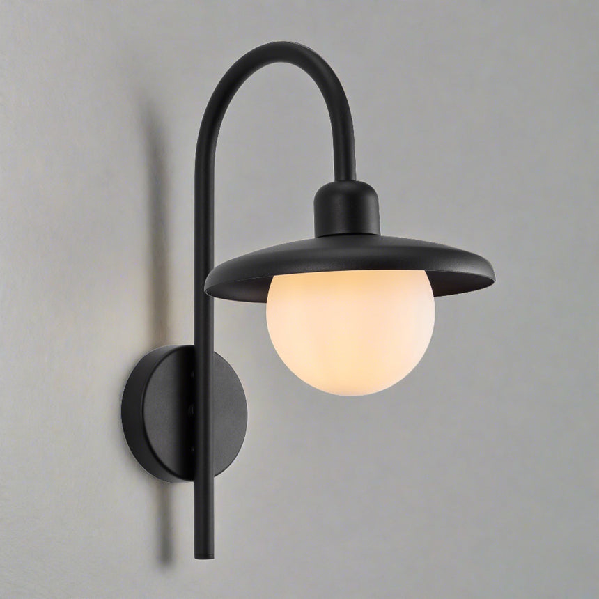 Berlo Outdoor Wall Light