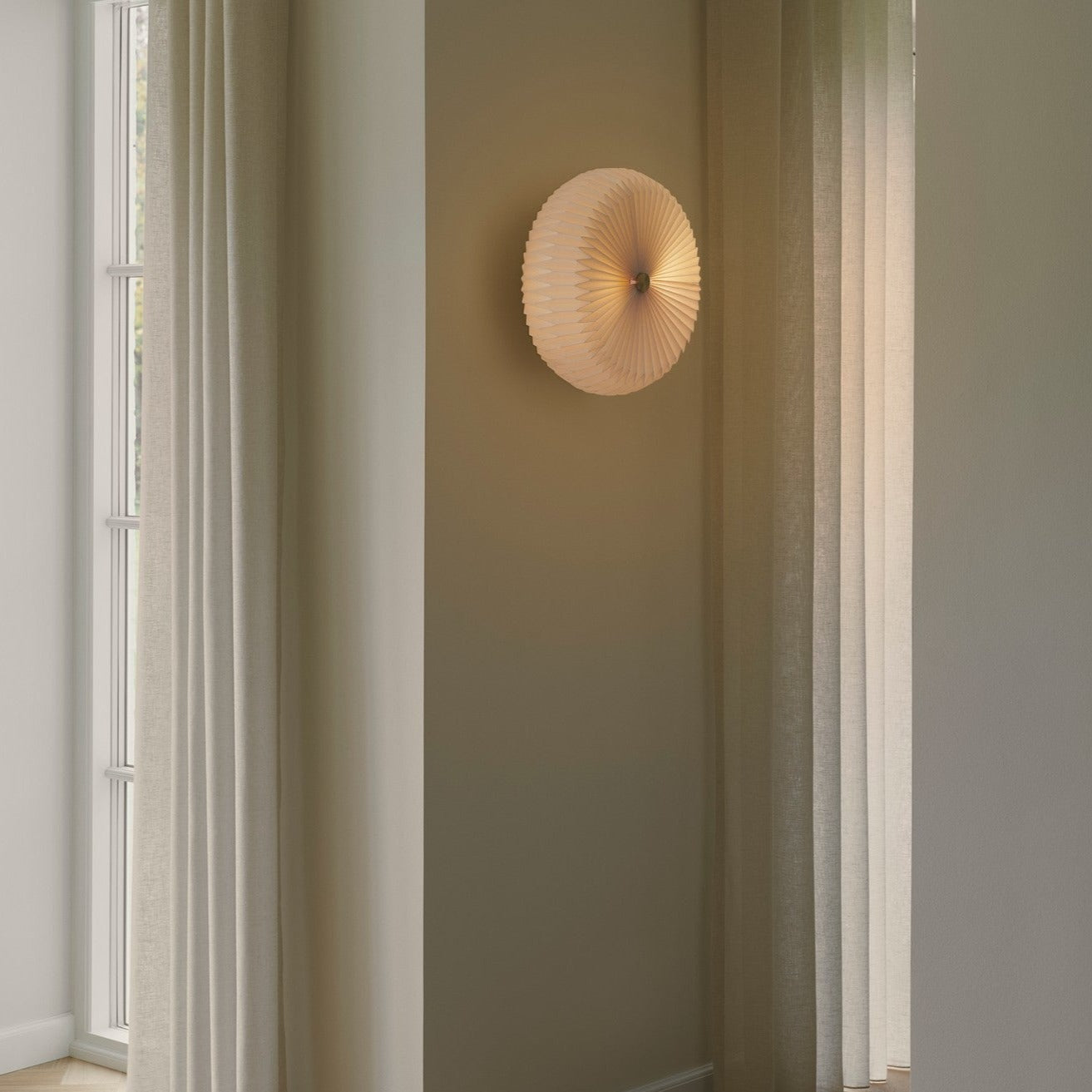 Belloy 40 Paper Ceiling Light