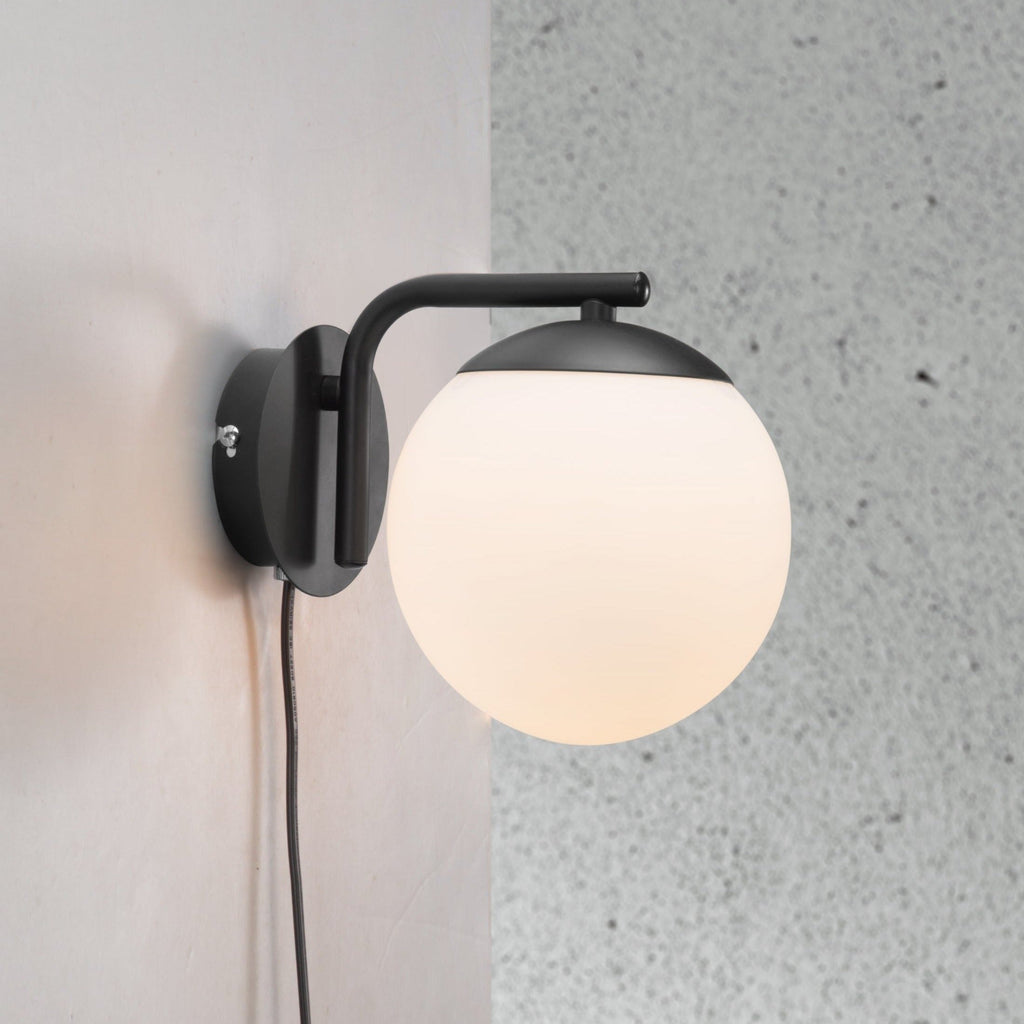 Grant Wall Light, Black