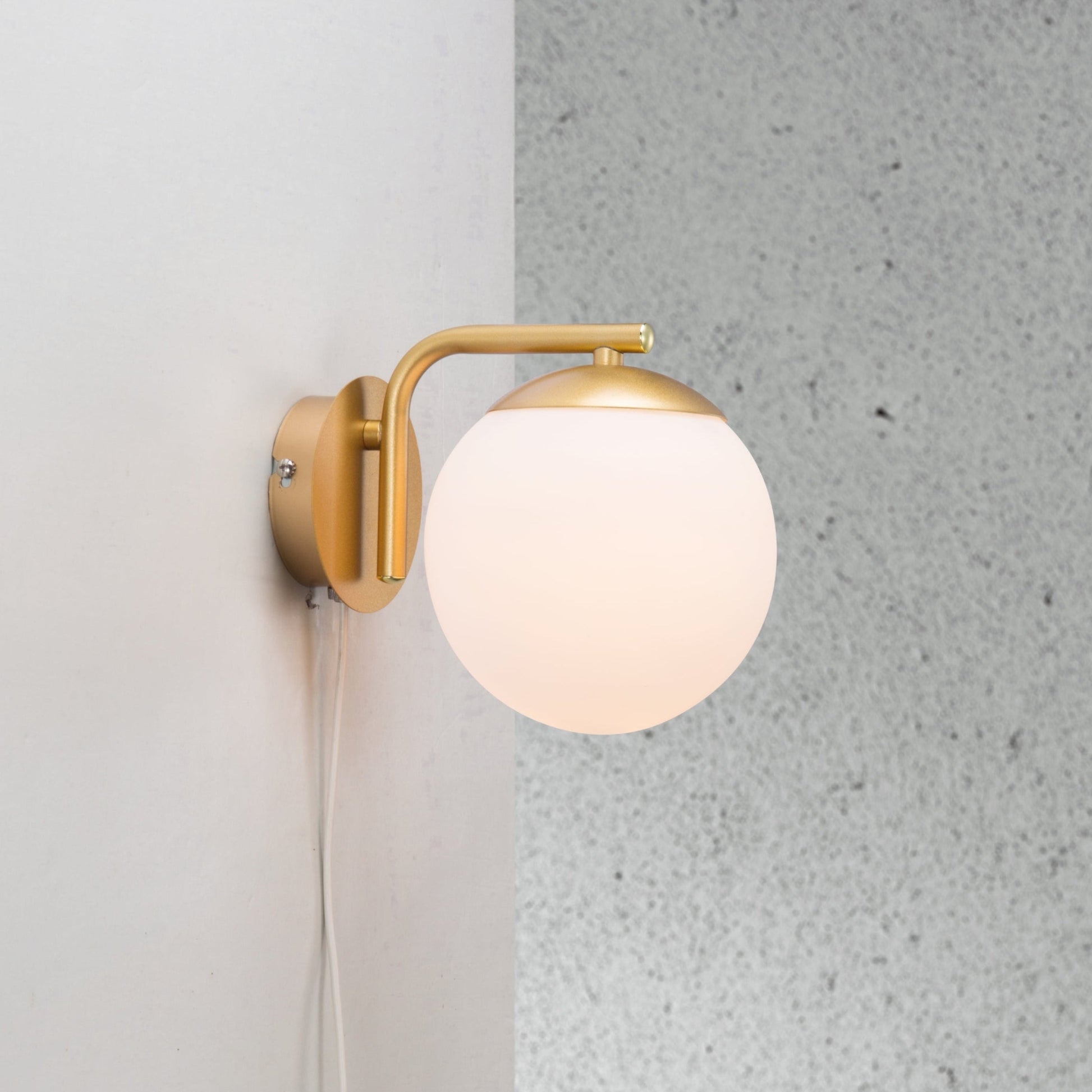 Grant Wall Light, Brass