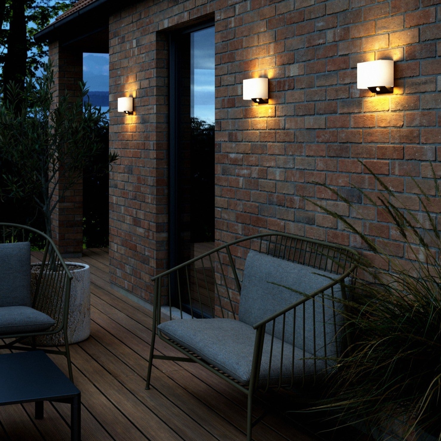 Piola Solar Wall Light, Black/Opal