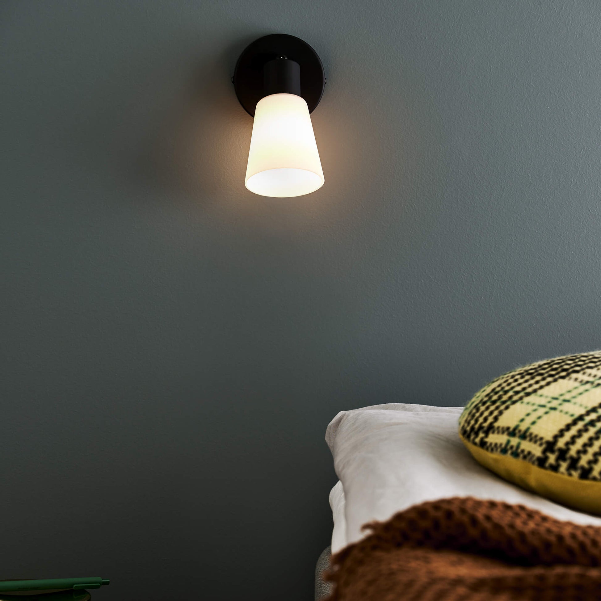 Cole Wall Light Black