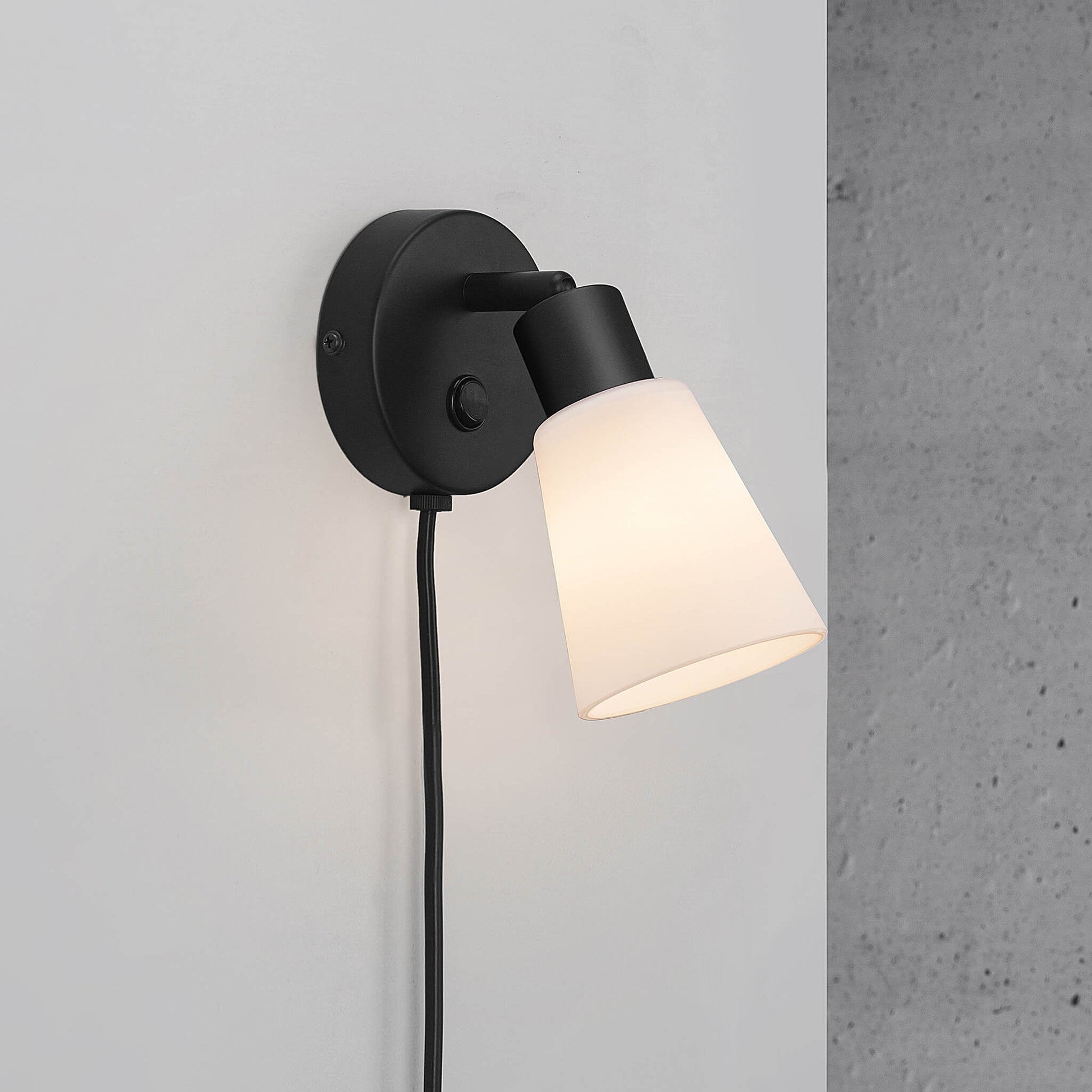 Cole Wall Light Black