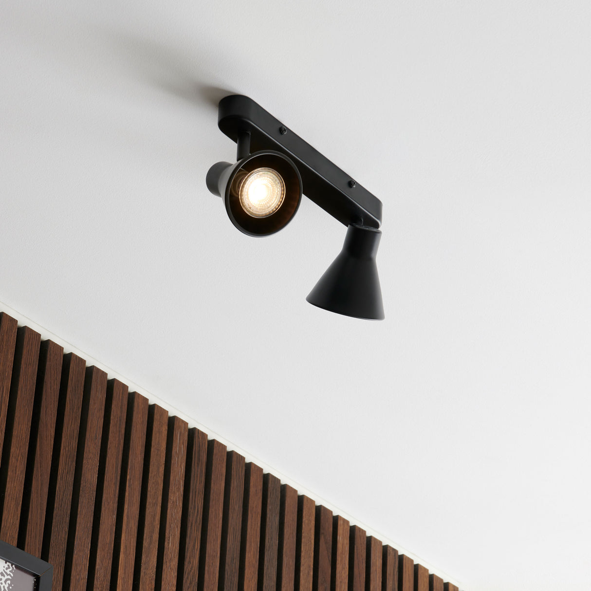 Eik 2 Light Spotlight Bar