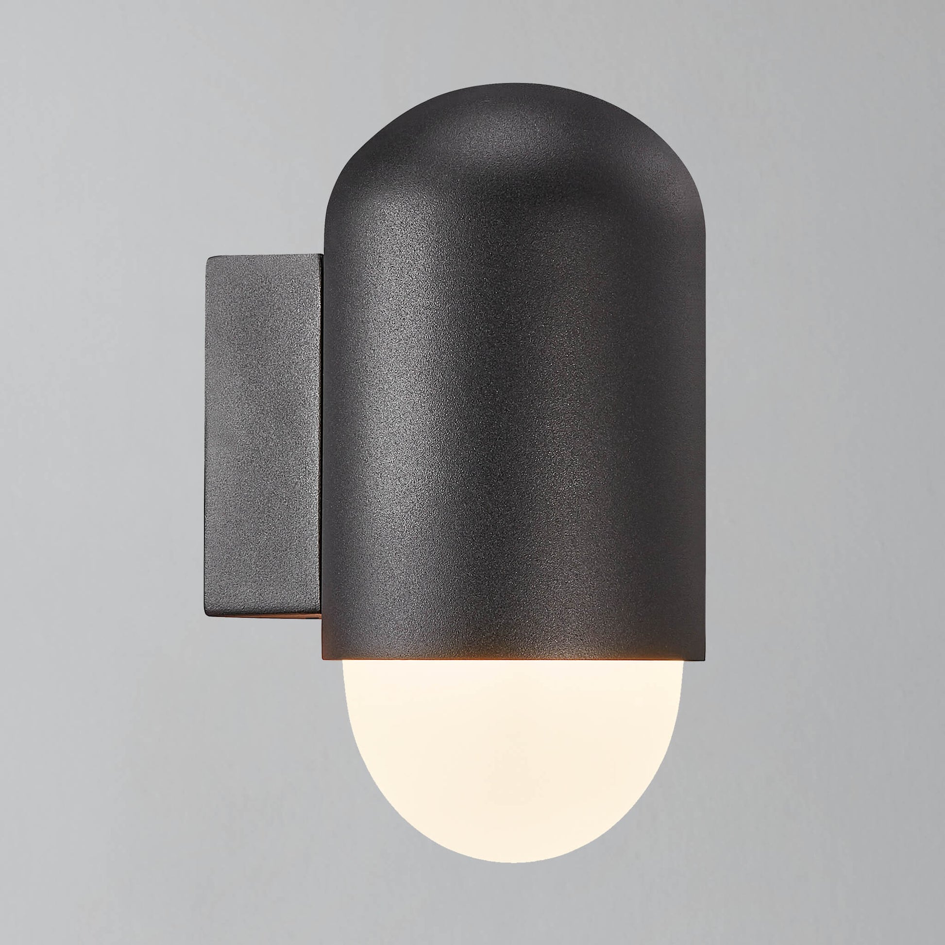 Heka Wall Light, Black