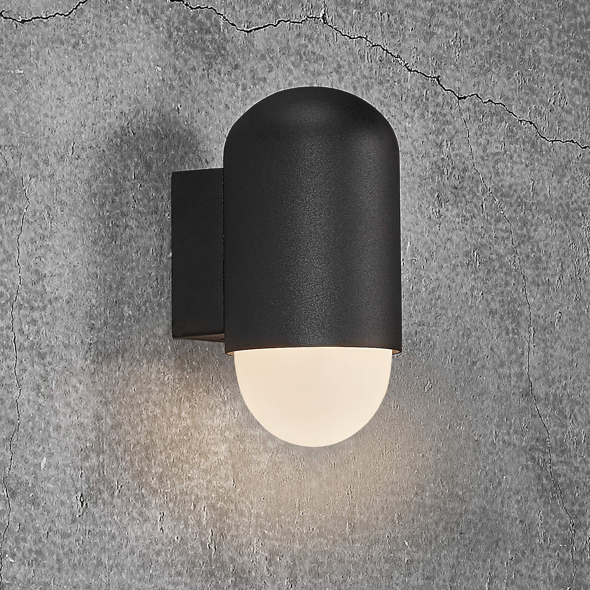 Heka Wall Light, Black