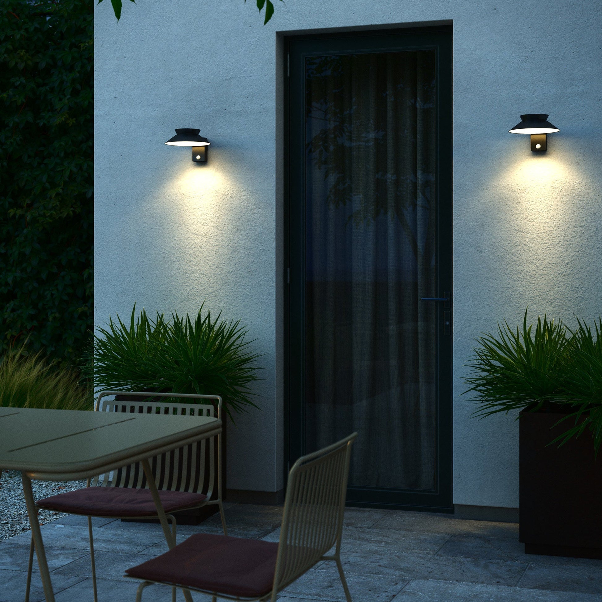 Justina Solar Wall Light