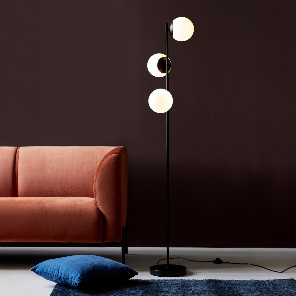 Lilly Floor Lamp, Black/Opal