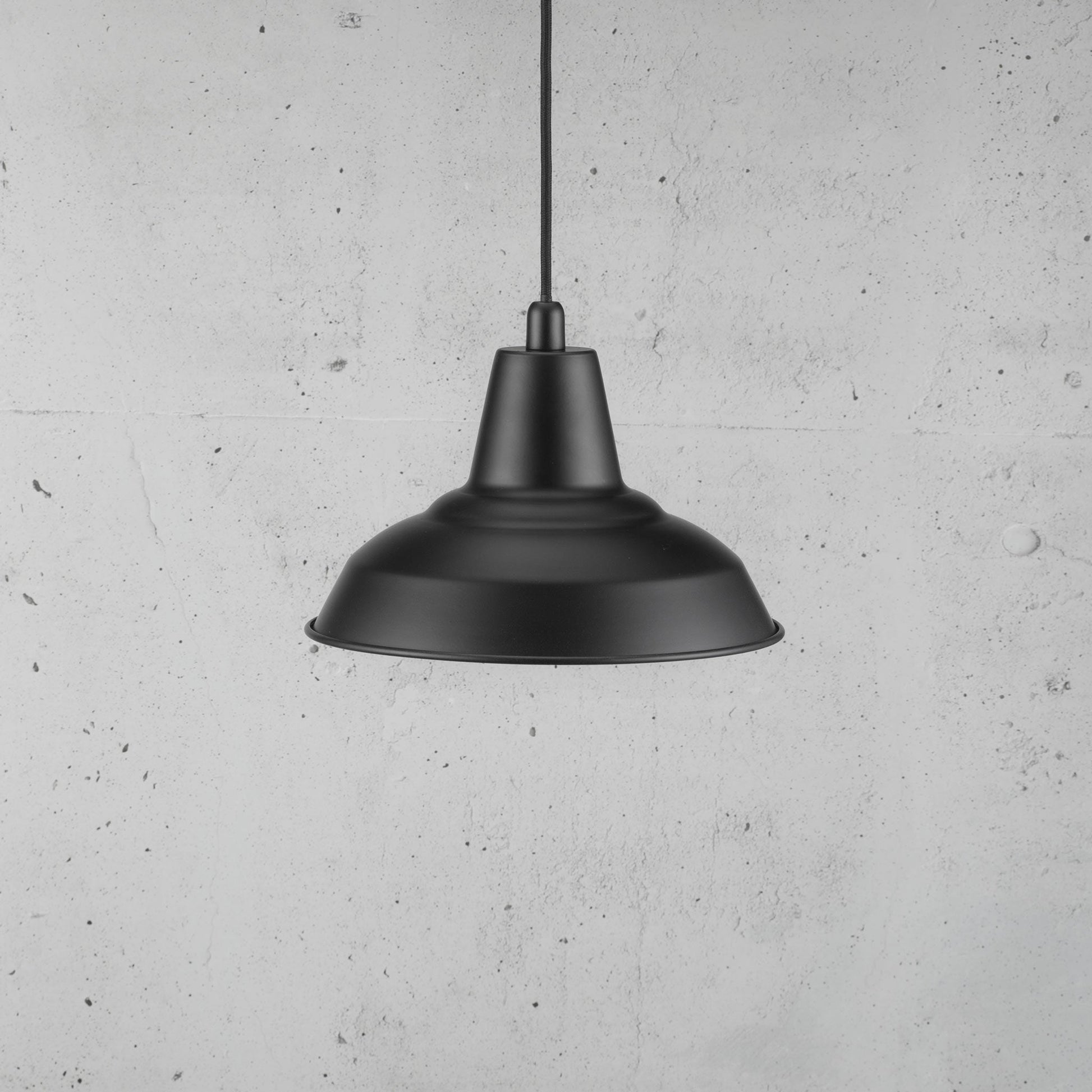 Lyne Pendant Light, Black