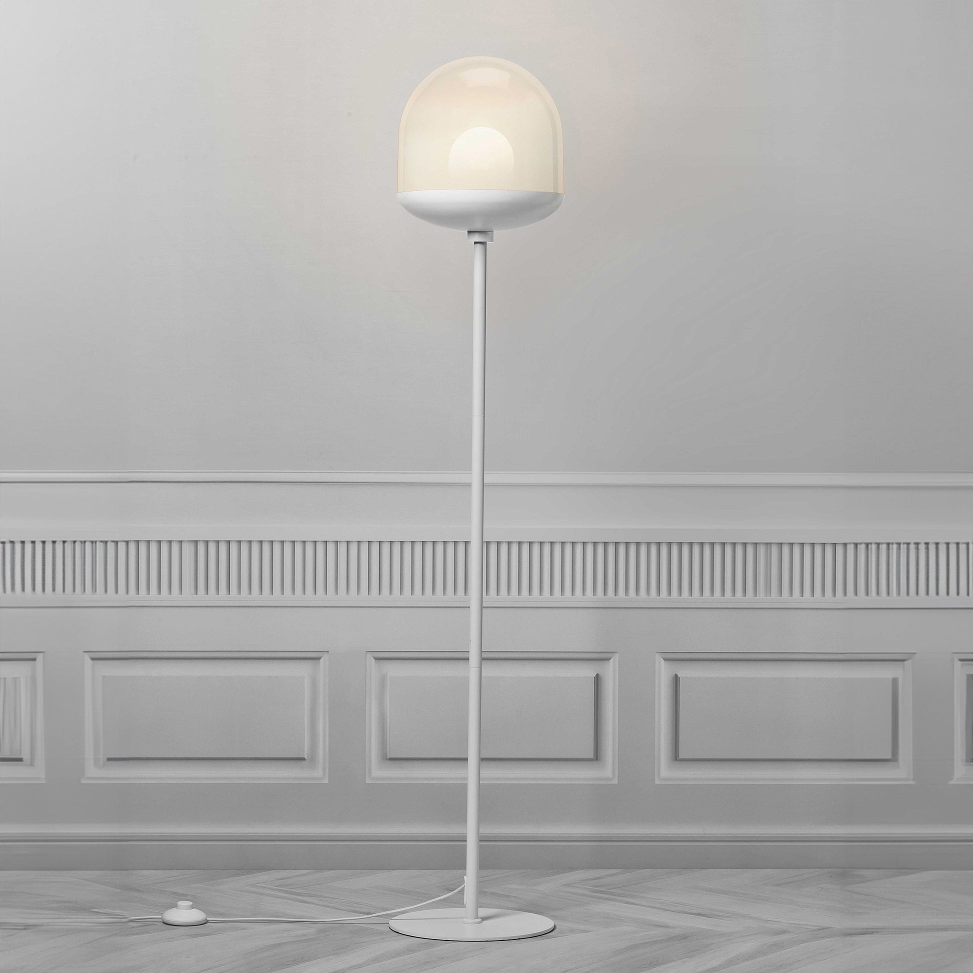 Magia Floor Lamp, White/Opal