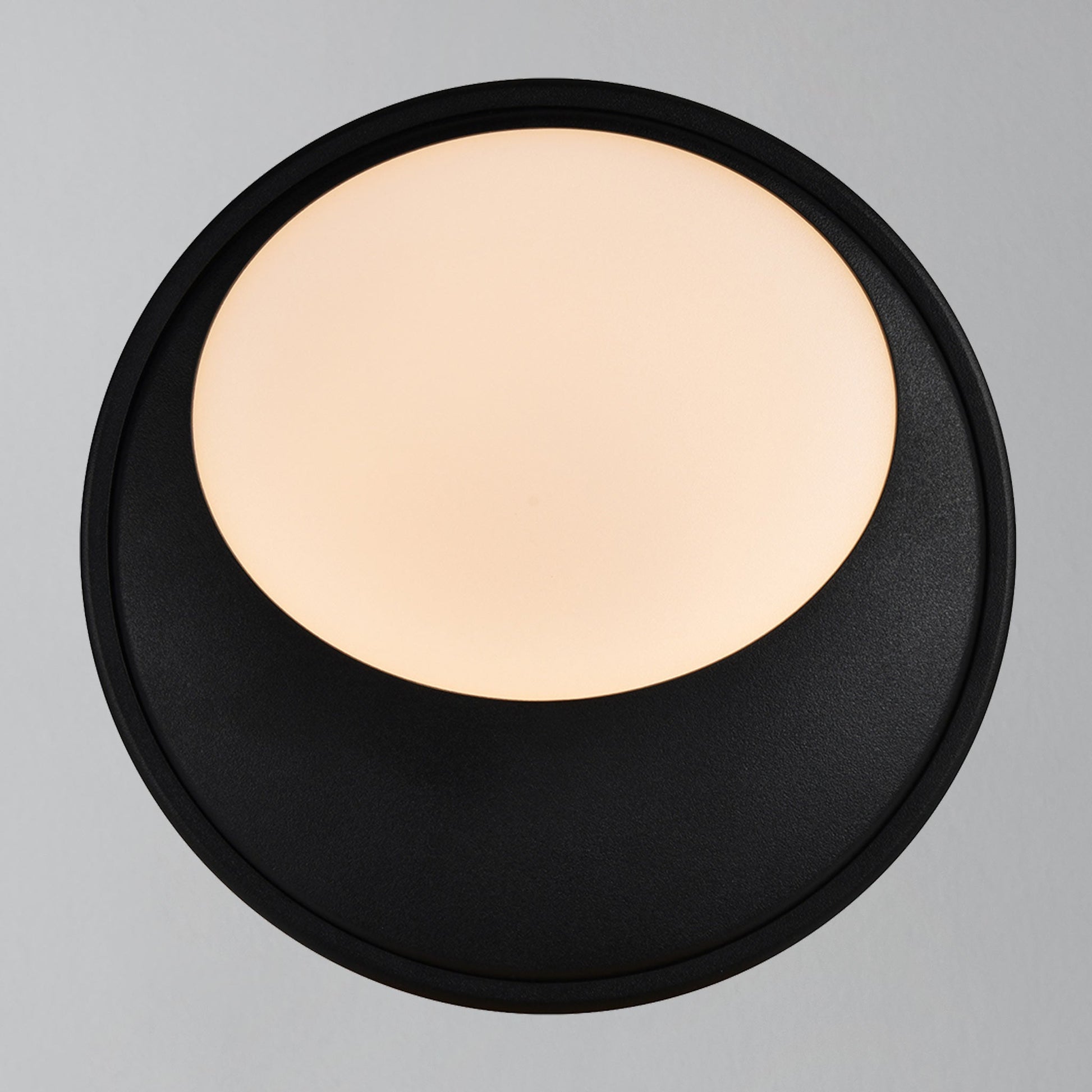 Oliver Round LED Outdoor Light, Black/Opal