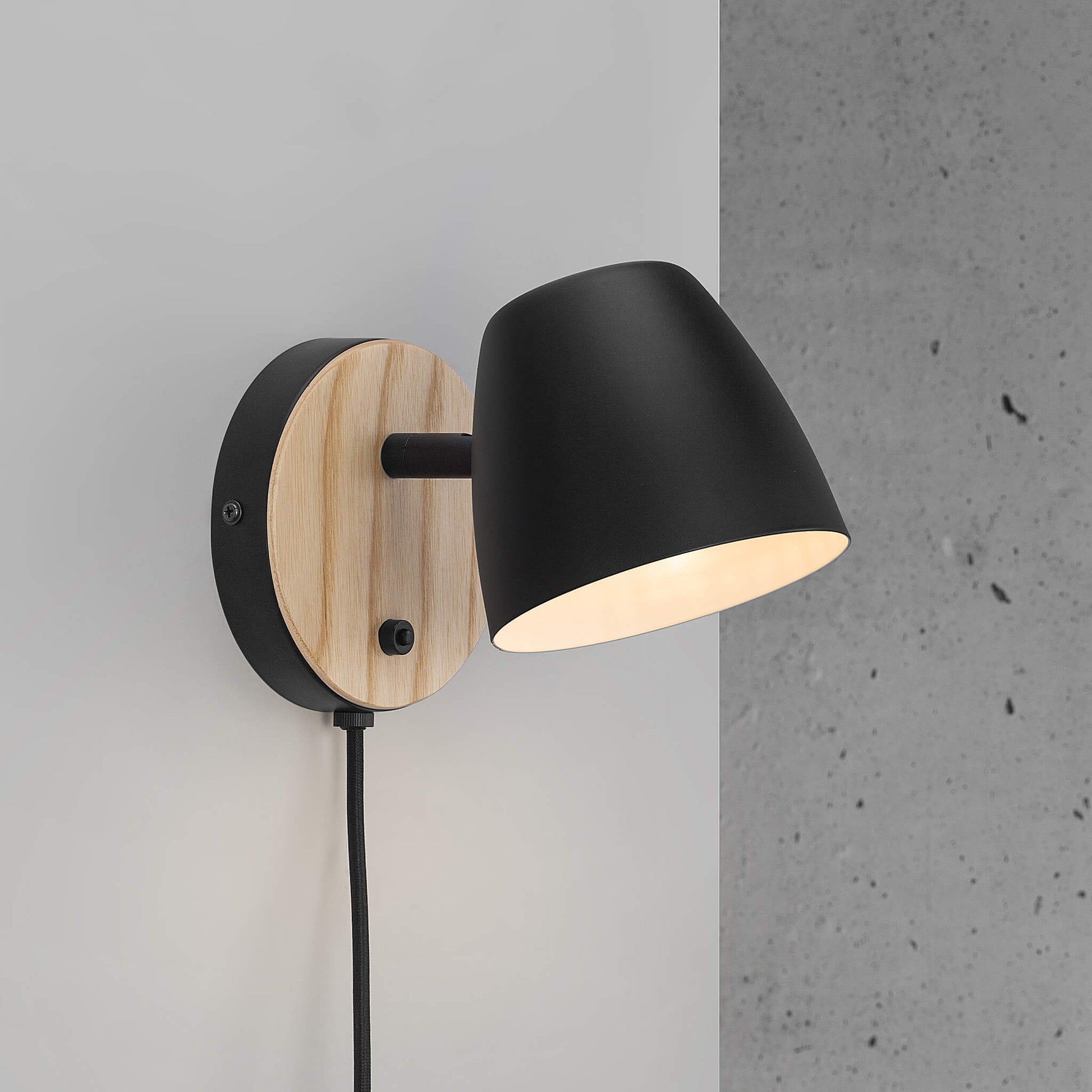 Theo Wall Light, Black/Brown