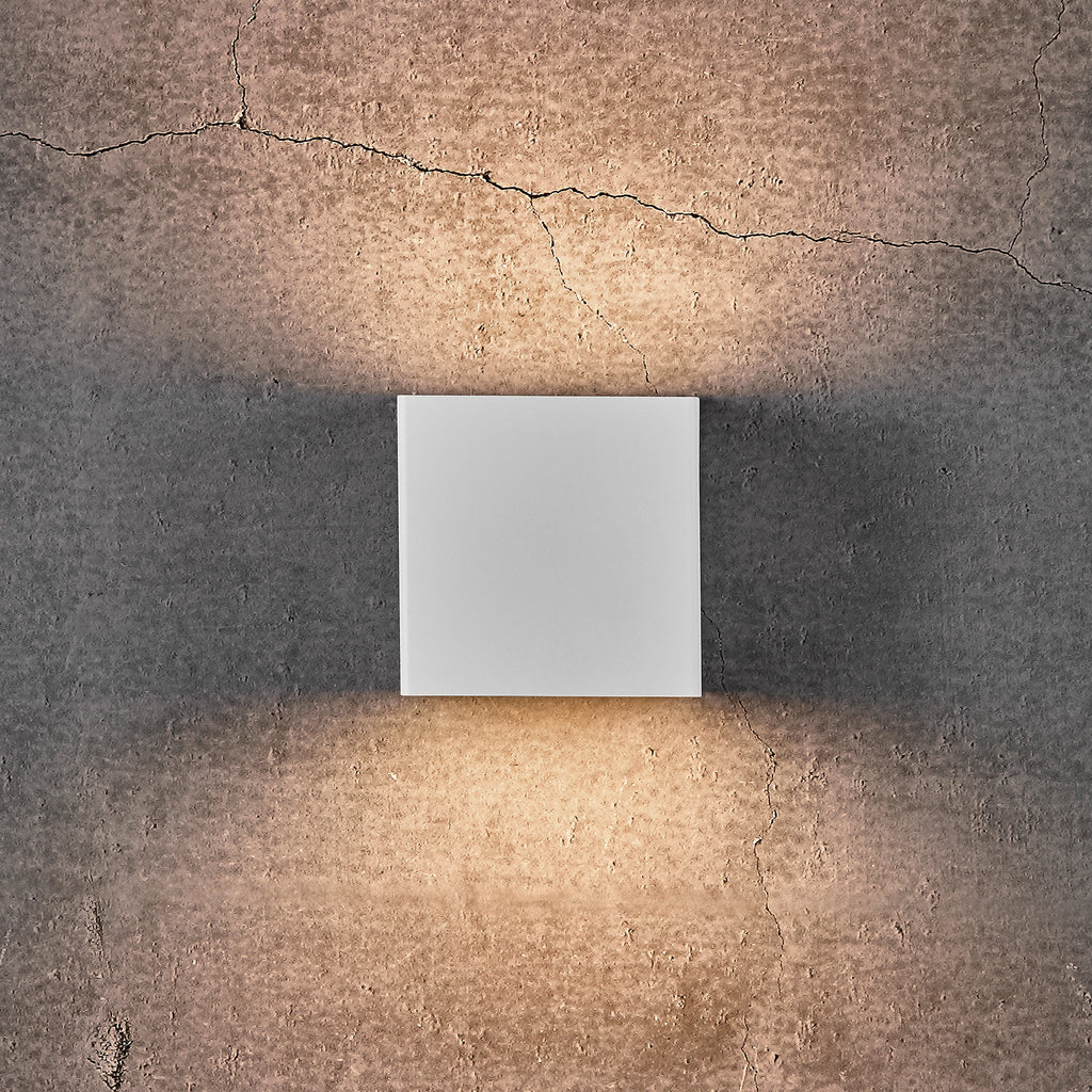 Turn LED Outdoor Wall Light