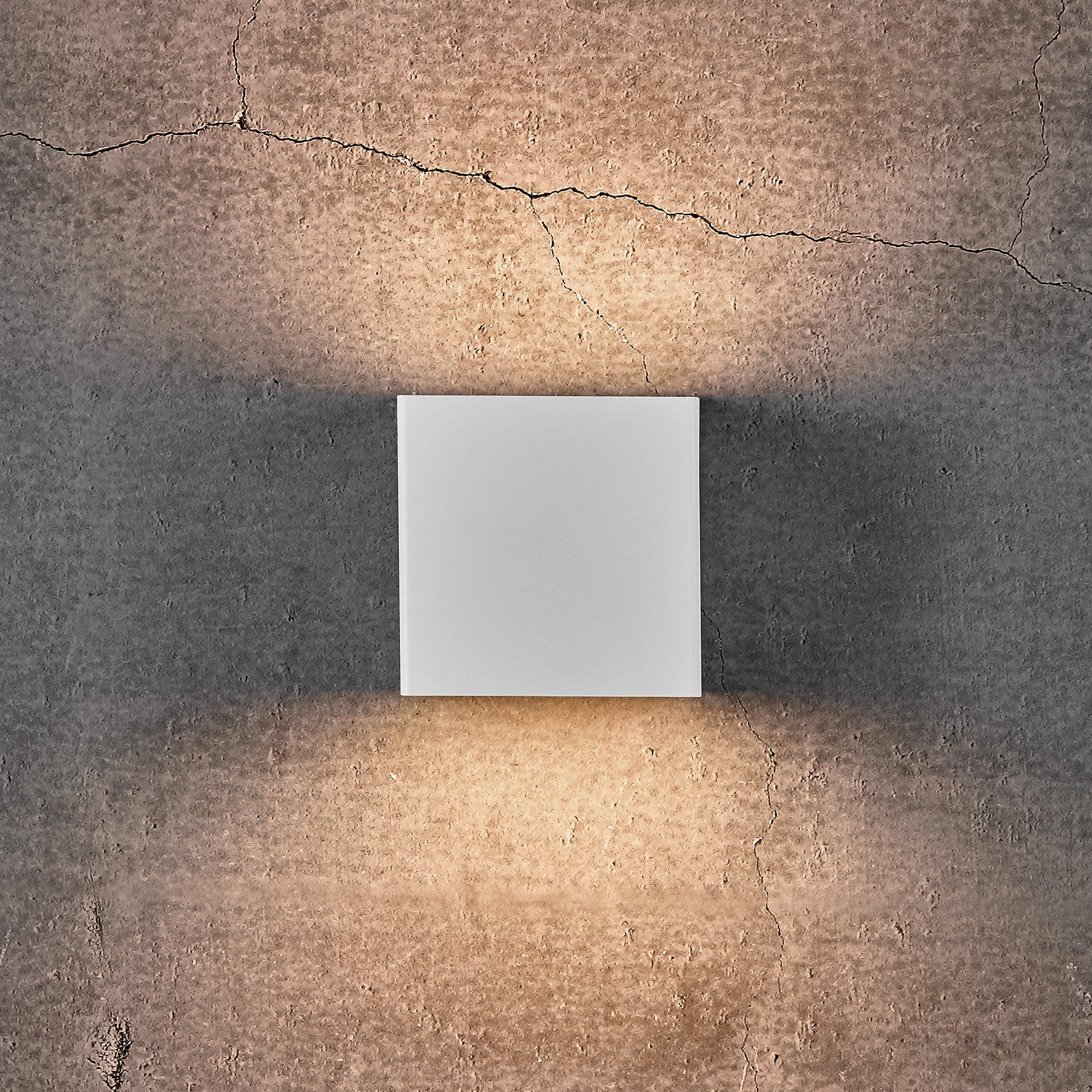 Turn LED Outdoor Wall Light