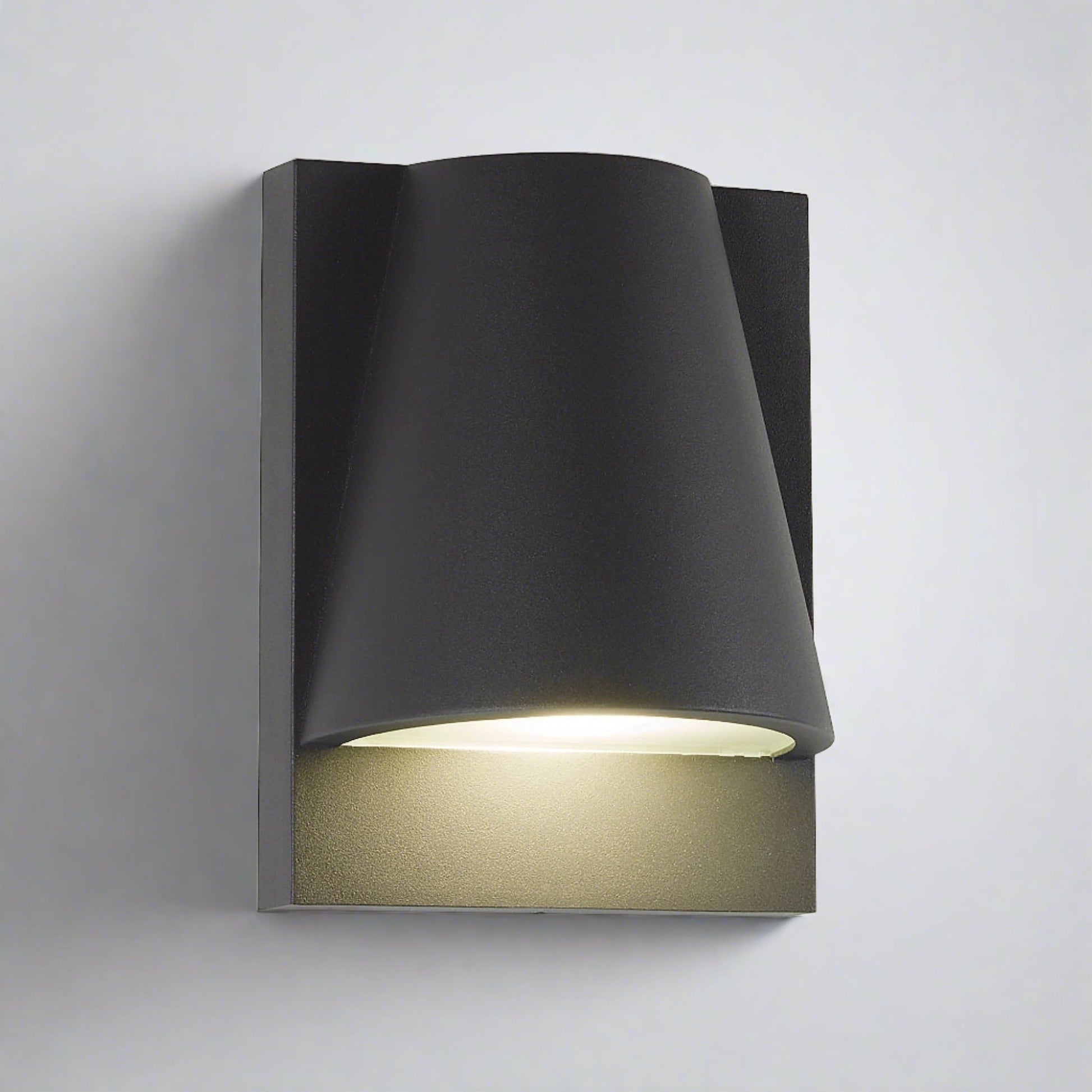 Willis Outdoor Wall Light